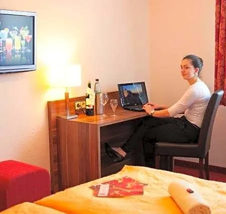 Restaurant Zum Hollengrund 호텔