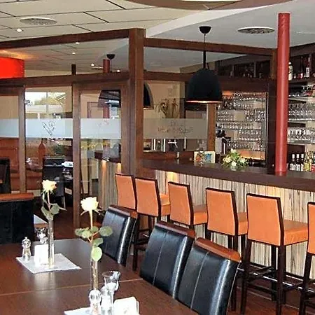Hotel Restaurant Zum Hollengrund 4*