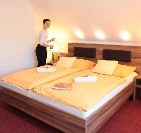 Restaurant Zum Hollengrund 호텔 4*